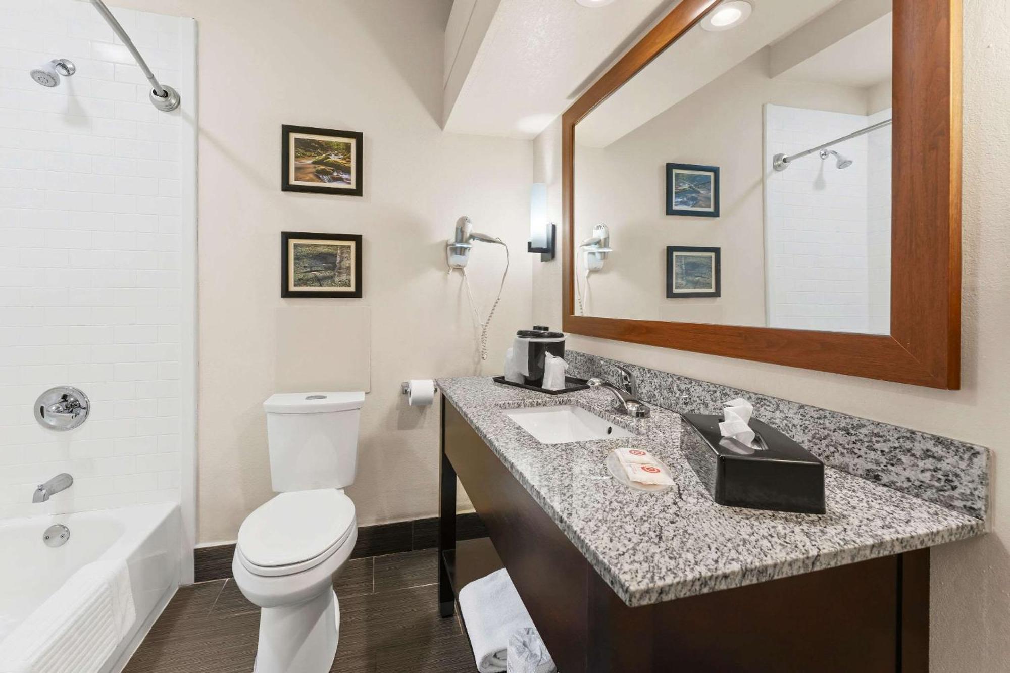 Comfort Inn Lehigh Valley West Fogelsville Экстерьер фото
