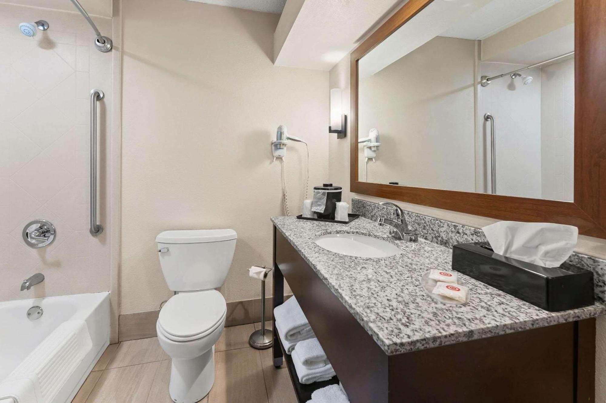 Comfort Inn Lehigh Valley West Fogelsville Экстерьер фото